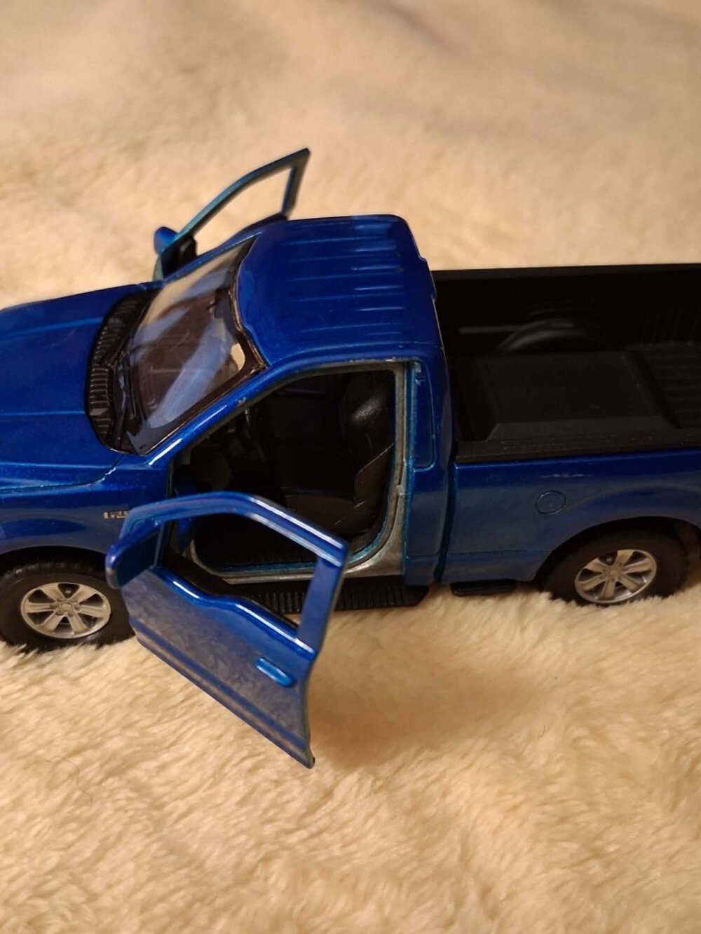 WELLY'S 2015 FORD F-150 REGULAR CAB PICK-UP --BLUE